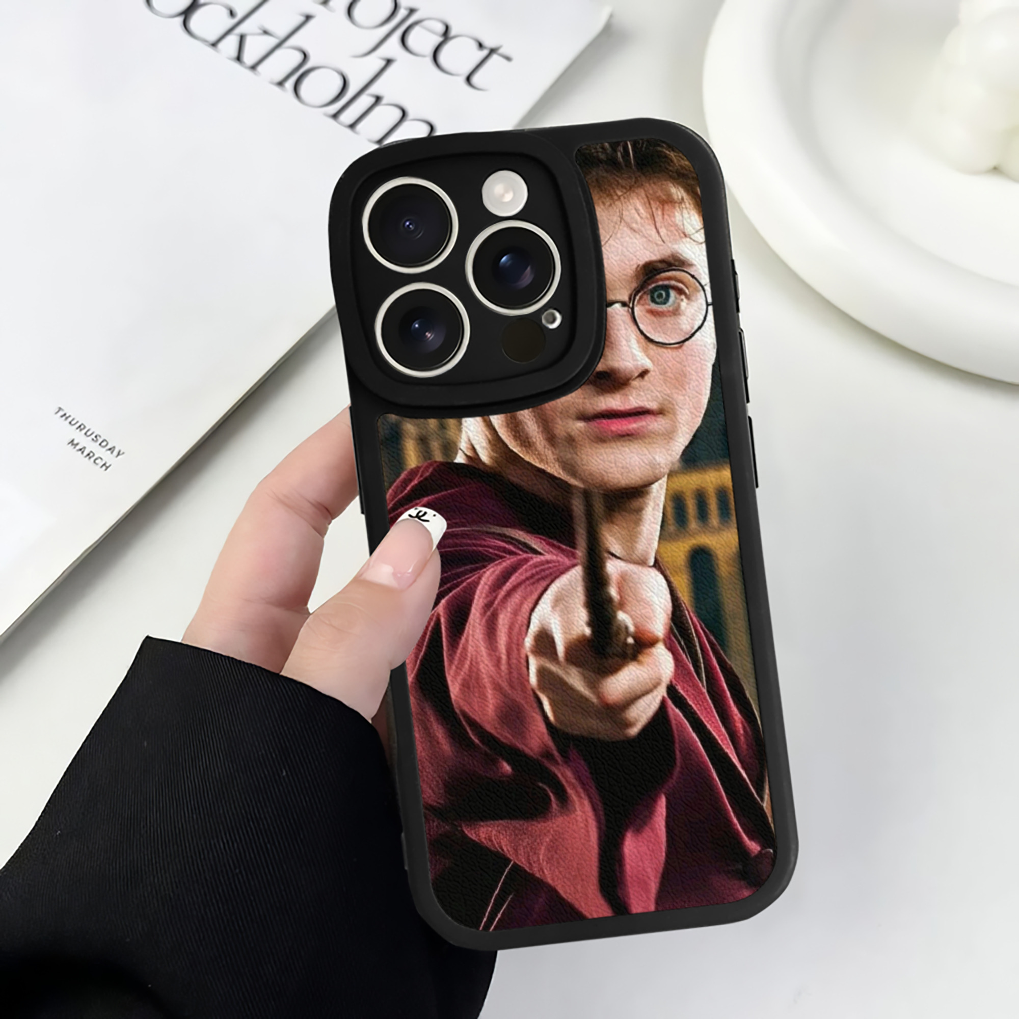 （画像用） Harry Potter ハリー・ポッターシリーズ 【iPhone 16シリーズ対応】シリコンスマホケース（レザー調） 材質：シリコン